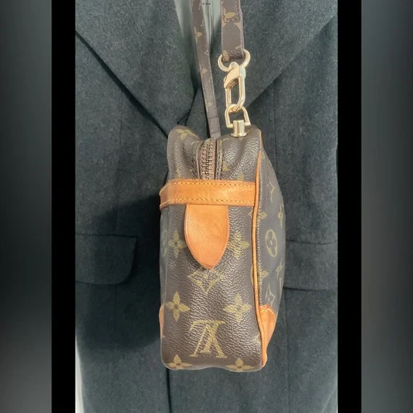 ✅AUTHENTIC COMPEIGNE CLUTCH LOUIS VUITTON - Picture 9 of 15